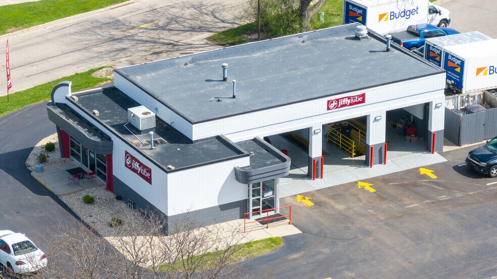 More Photos Of 2306 Humes Rd, Janesville Auto Repair For Sale