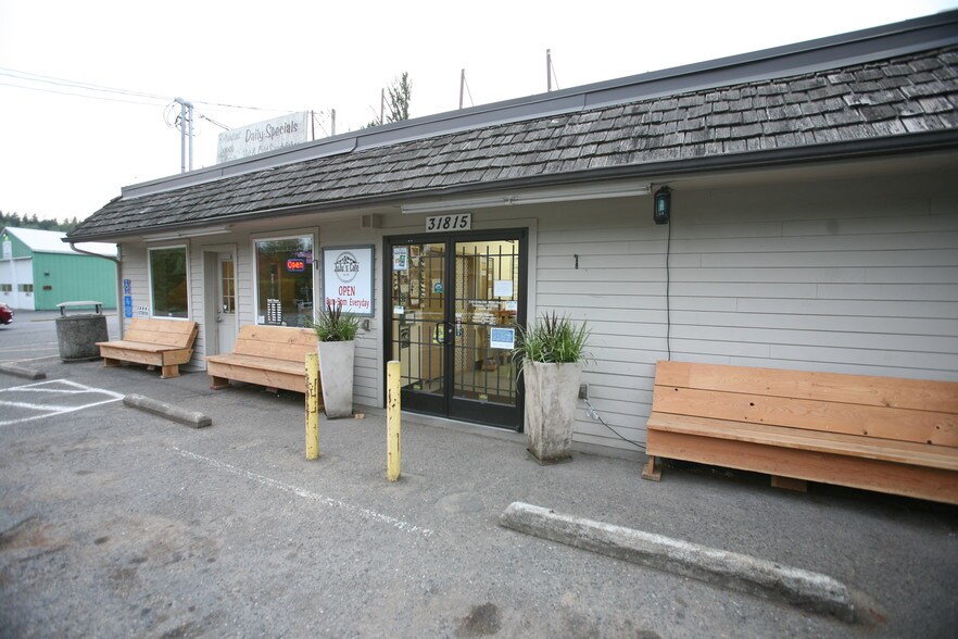 More Photos Of 31815 E Historic Columbia RI Hwy, Troutdale Convenience Store For Sale