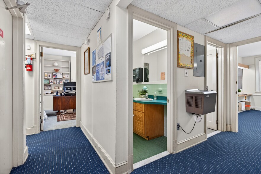 More Photos Of 820 E Vernon Rd, Philadelphia Unknown For Lease