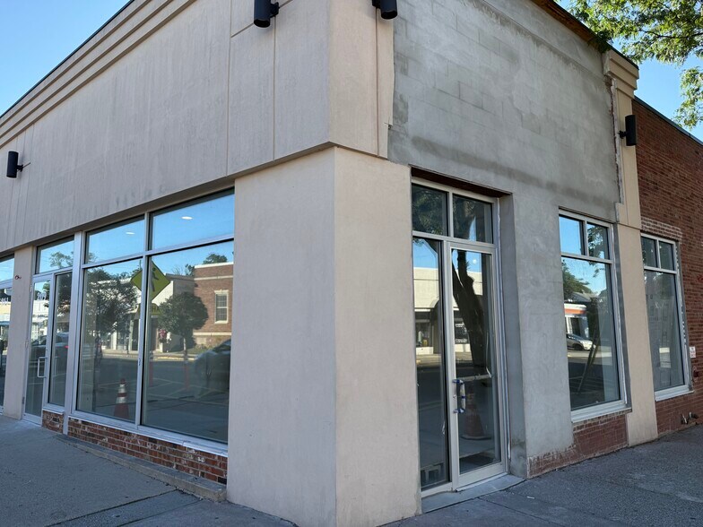 Primary Photo Of 209-211 Westwood Ave, Westwood Restaurant For Lease