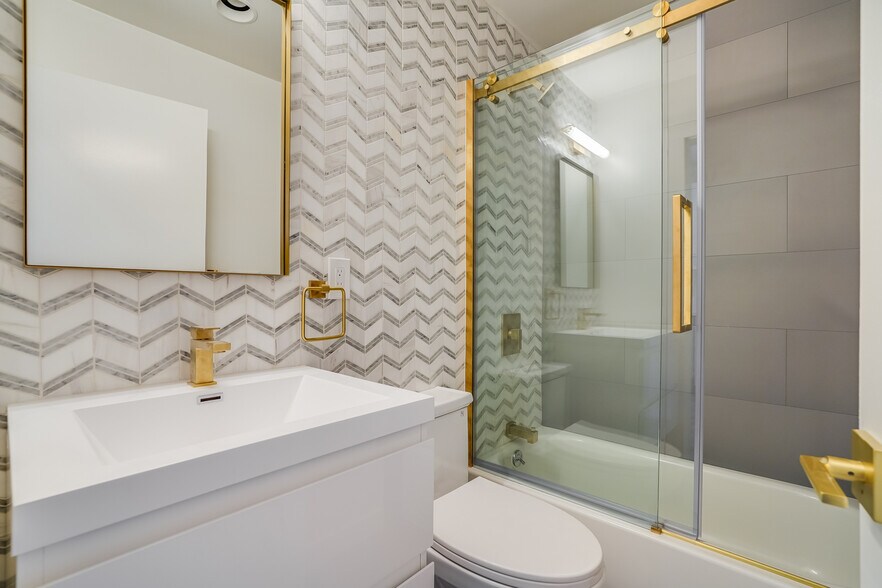 More Photos Of 512-520 Grant Ave, San Francisco Apartments For Sale