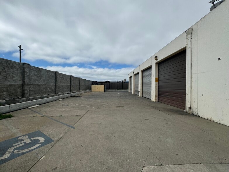 More Photos Of 352 Griffin St, Salinas Warehouse For Lease