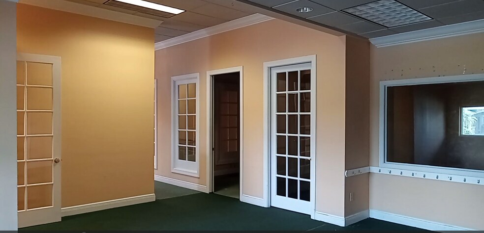 More Photos Of 5-45 Ryant Blvd, Sebring Medical For Sale