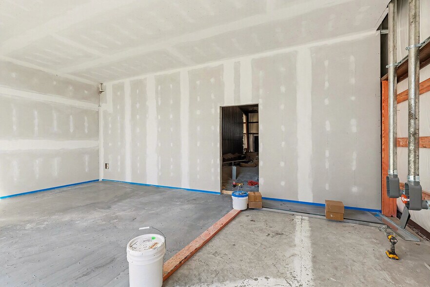 More Photos Of 3406 Shannon Park Dr, Fredericksburg Warehouse For Sale