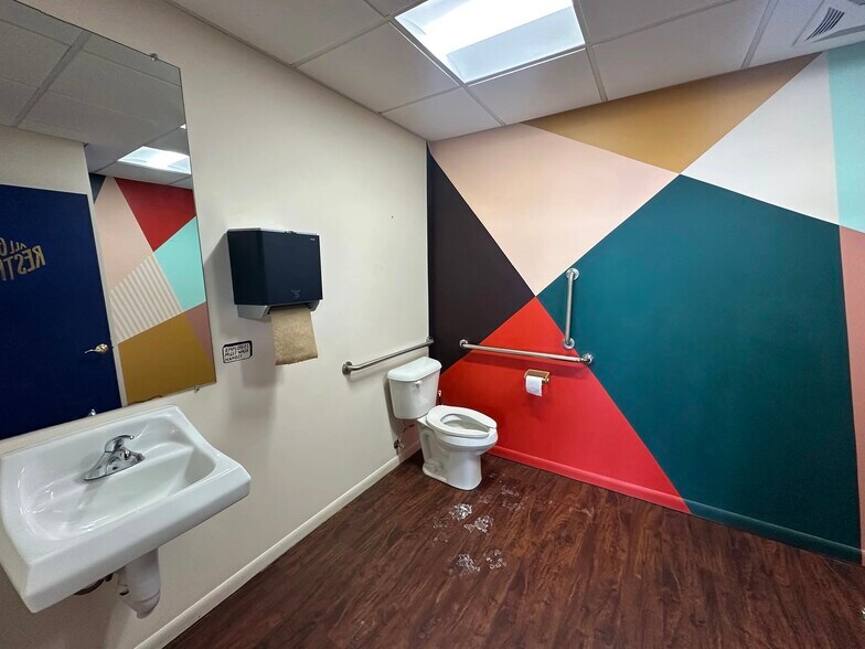 More Photos Of 800 E Michigan Ave, Lansing Apartments For Lease