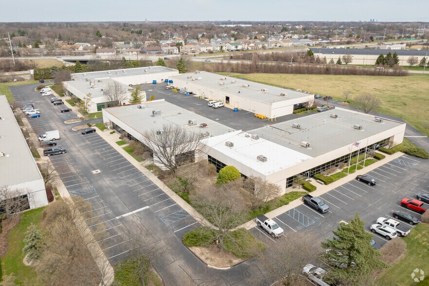 More Photos Of 1718-1722 Indian Wood Cir, Maumee Light Manufacturing For Lease