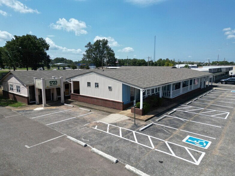 More Photos Of 1723-1755 Main St, Southaven Storefront Retail Office For Sale