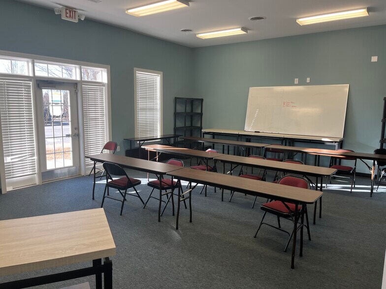 More Photos Of 3735 Admiral Dr, High Point Office For Lease