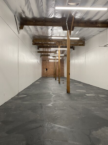 More Photos Of 6000 S Gramercy Pl, Los Angeles Distribution For Lease