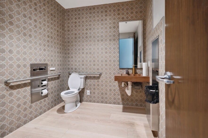 More Photos Of 11189 Sorrento Valley Rd, San Diego Research And Development For Sale