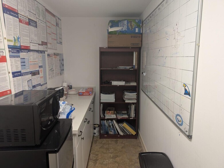More Photos Of 3300 S Congress Ave, Boynton Beach Showroom For Lease
