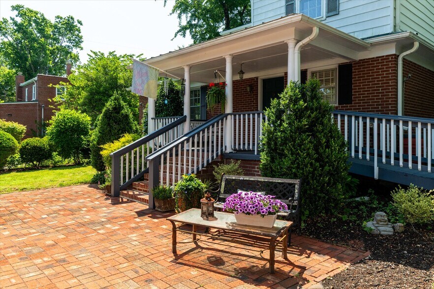 More Photos Of 252 David Bruce Ave, Charlotte Court House Hospitality For Sale