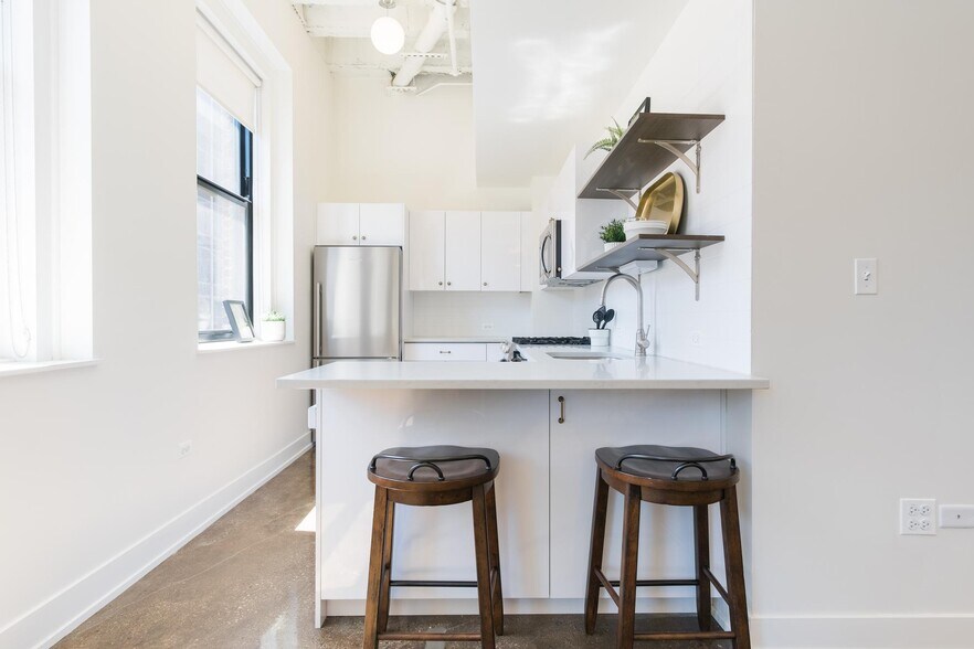 More Photos Of 30 E Adams St, Chicago Apartments For Lease