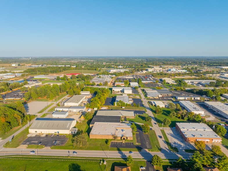 More Photos Of 820 N Cedarbrook Ave, Springfield Industrial For Sale