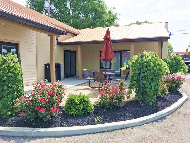 More Photos Of 40 N Main St, Miamisburg Storefront Retail Office For Sale