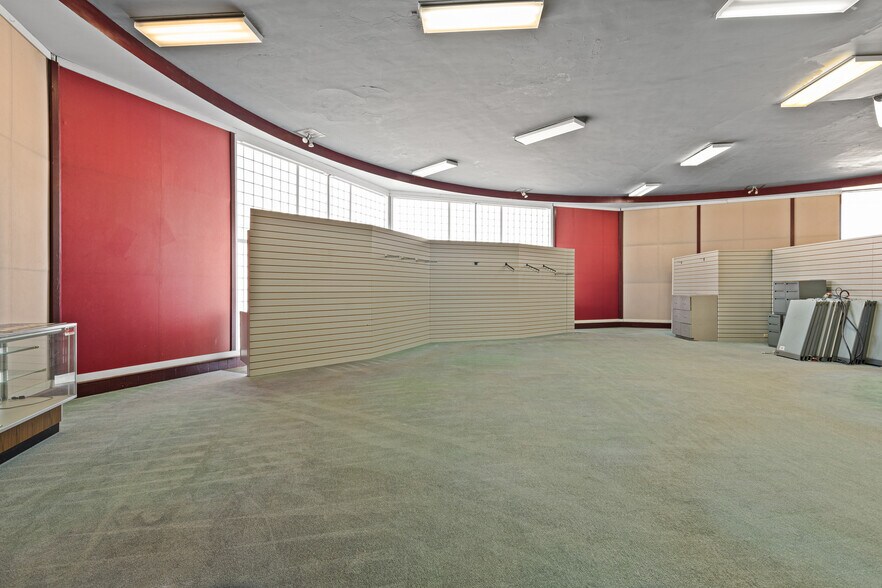 More Photos Of 500 E Main St, Kilgore Office For Sale