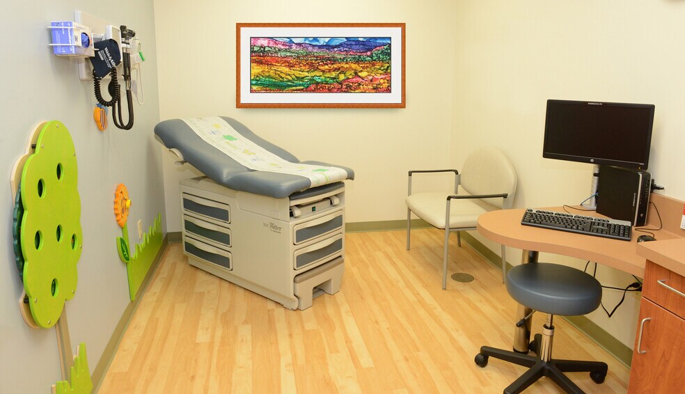 More Photos Of 450 Coronado Dr, Rochelle Medical For Sale