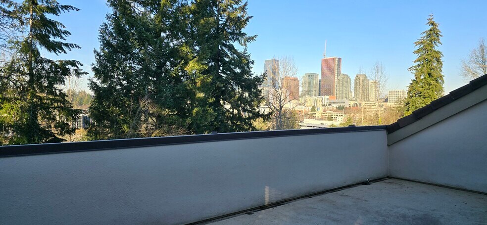 More Photos Of 365 118th Ave SE, Bellevue Office For Sale