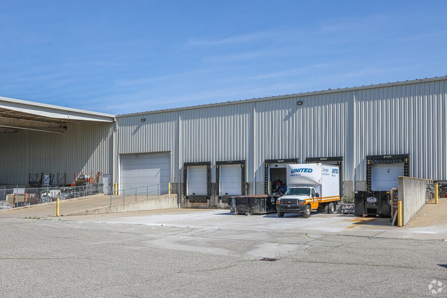 More Photos Of 3851 Model Ct SE, Grand Rapids Warehouse For Lease
