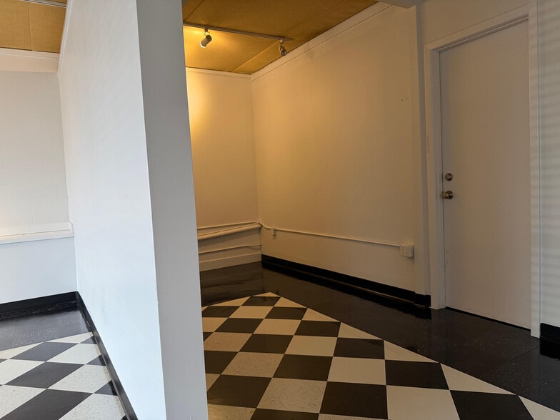 More Photos Of 1415 SE 8th Ave, Portland Warehouse For Lease