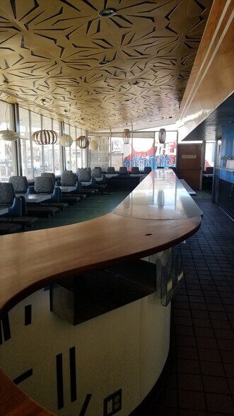 More Photos Of 725 Central Ave NE, Albuquerque Restaurant For Lease