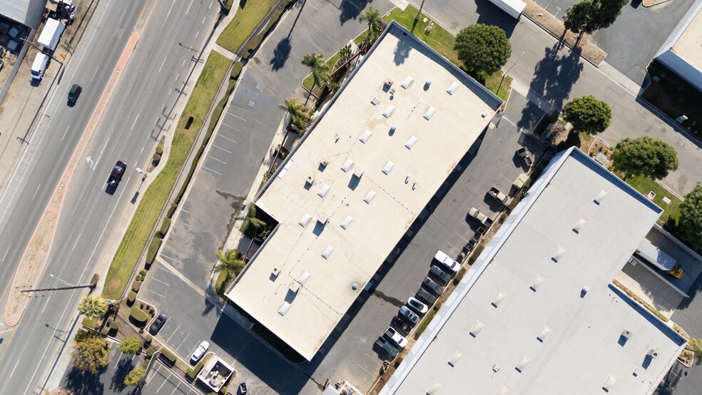 More Photos Of 555 N Main St, Riverside Manufacturing For Sale