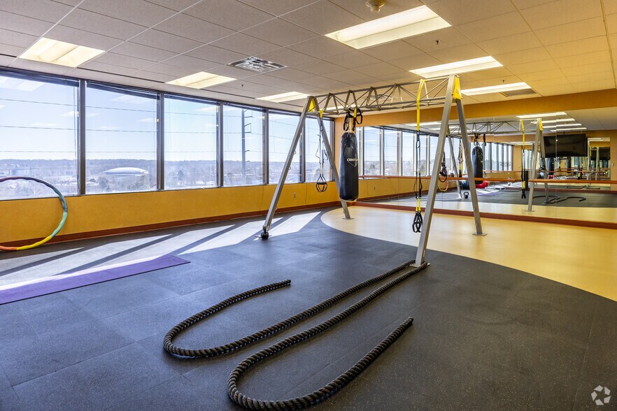 More Photos Of 2120 S 72nd St, Omaha Office For Sale