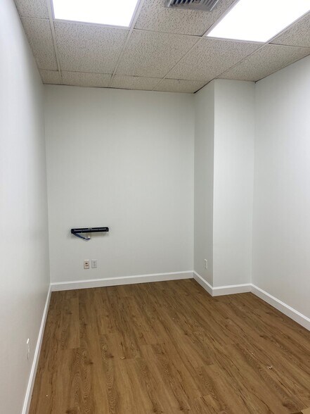 More Photos Of 138 S Rosemont Rd, Virginia Beach Medical For Lease