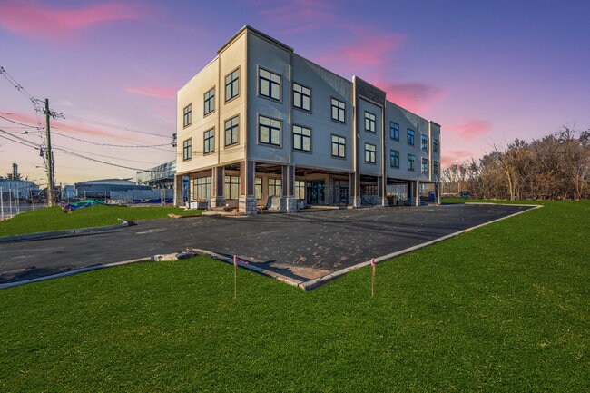 More Photos Of 374 Green St, Woodbridge Coworking Space