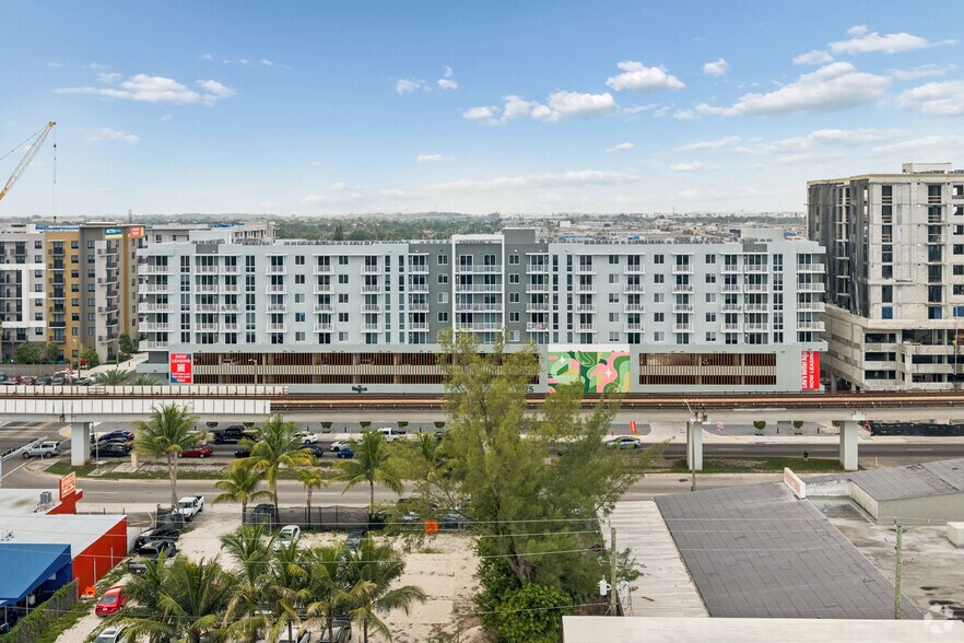 More Photos Of 1025 E 25th St, Hialeah Coworking Space