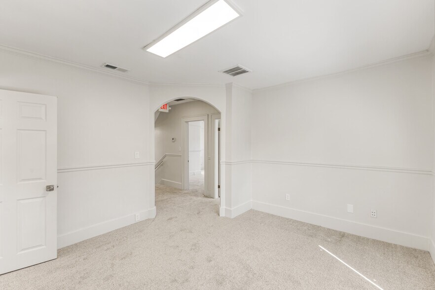 More Photos Of 138 E Gore St, Orlando Medical For Sale