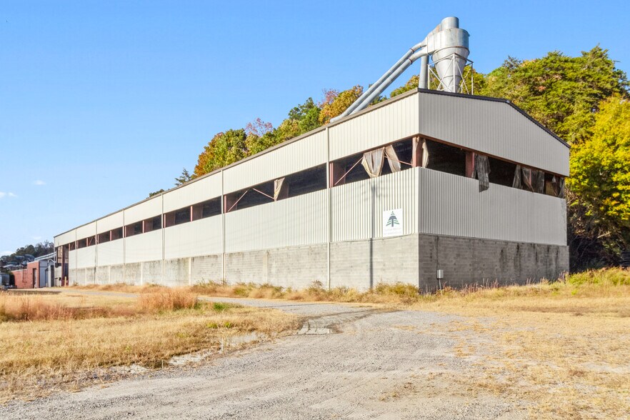 More Photos Of 1641 Fairystone Park Hwy, Stanleytown Warehouse For Sale