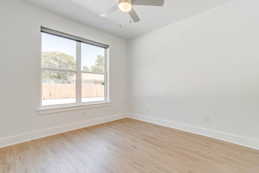 More Photos Of , Fort Worth Multifamily For Sale