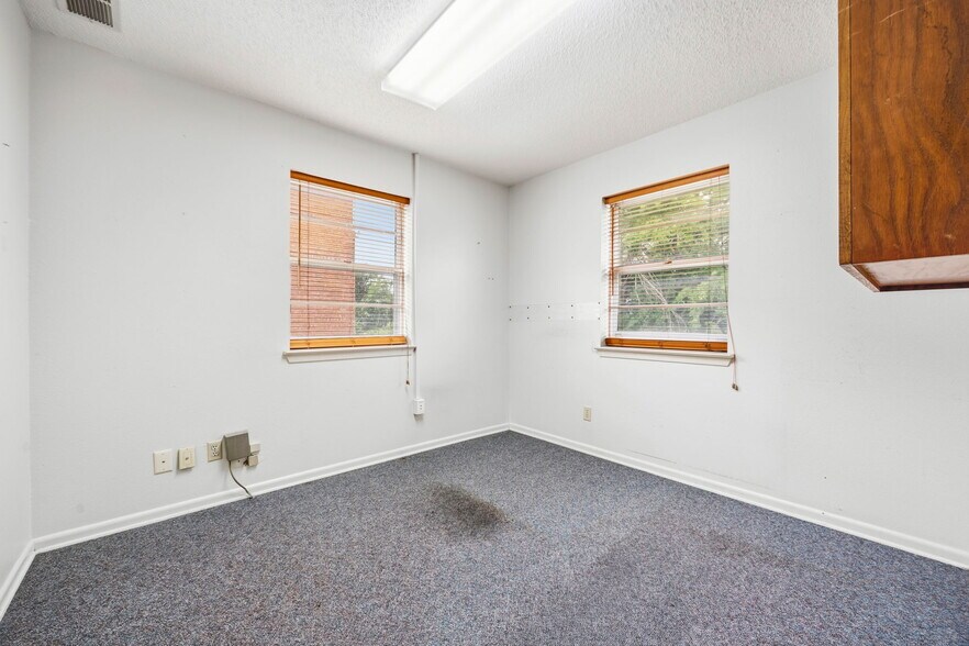 More Photos Of 2306 Ridge Rd, Rockwall Medical For Sale