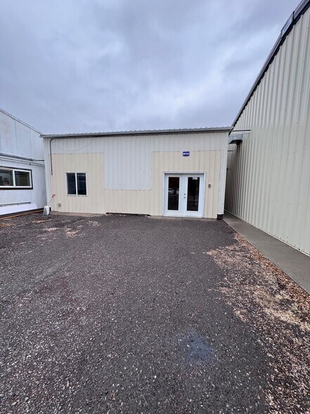 More Photos Of 2180 E Main St, Montrose Freestanding For Lease