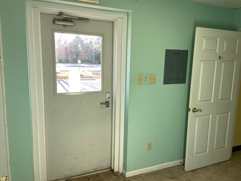 More Photos Of 1831 Weeksville Rd, Elizabeth City Unknown For Lease