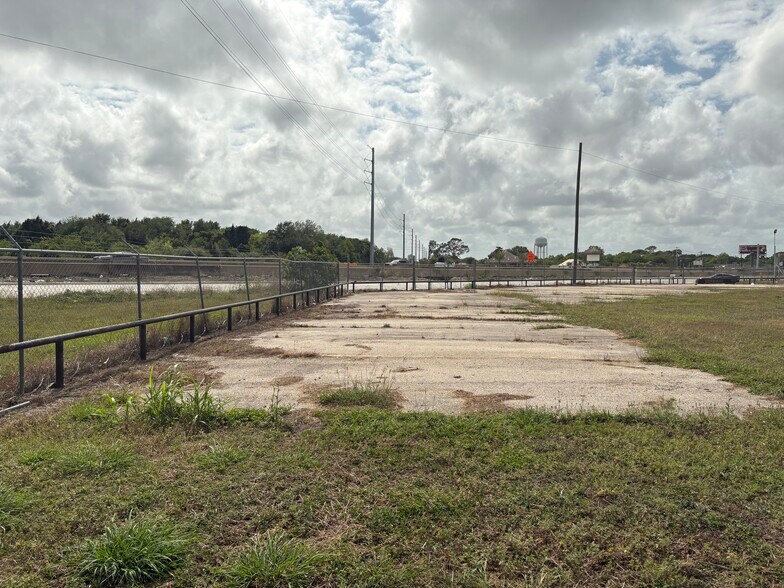 More Photos Of 3600 Gulf Fwy, La Marque Land For Lease