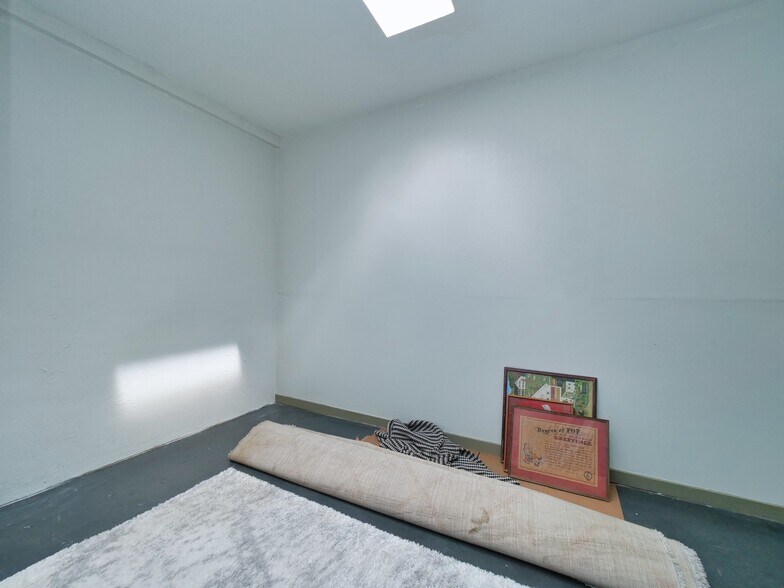 More Photos Of 9614-9616 MacArthur Blvd, Oakland Specialty For Sale