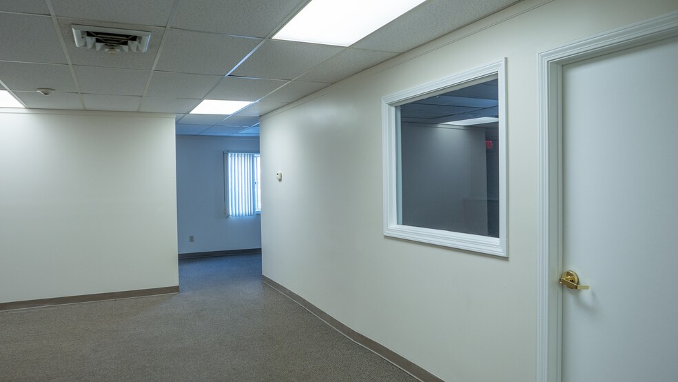 More Photos Of 12 Welby Rd, New Bedford Medical For Lease