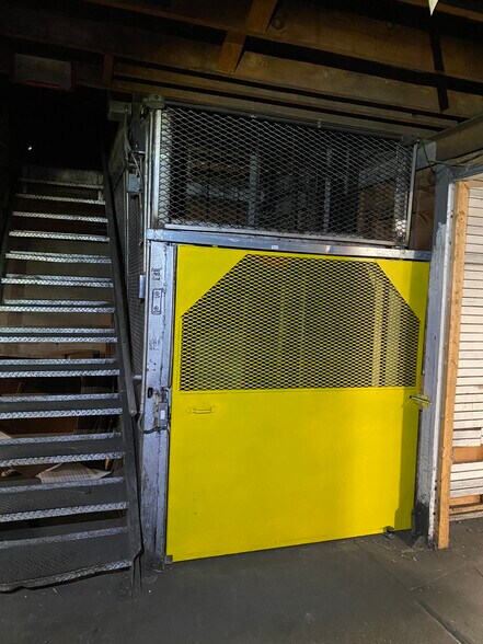 More Photos Of 245 Erie St, Huntington Industrial For Sale