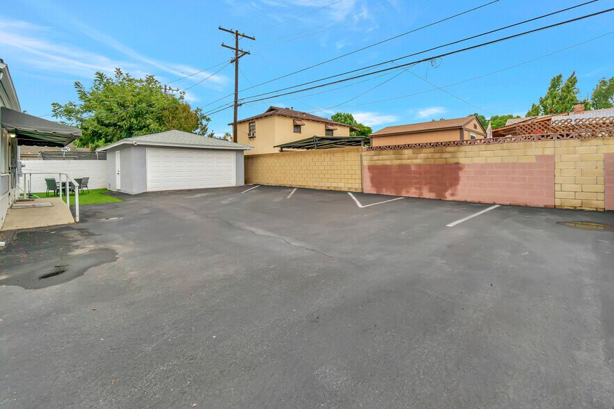 More Photos Of 209 E I St, Ontario Office Residential For Sale