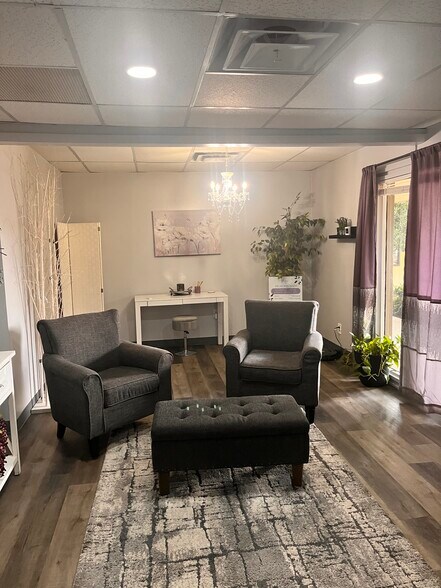 More Photos Of 2790 Sandy Plains Rd, Marietta Medical For Lease