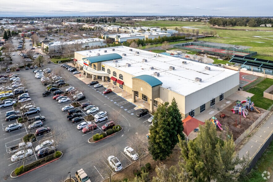 More Photos Of 8569 Bond Rd, Elk Grove Health Club For Lease