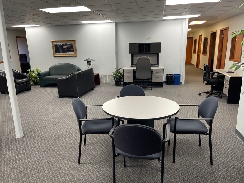 More Photos Of 2325 Verlin Rd, Green Bay Coworking Space