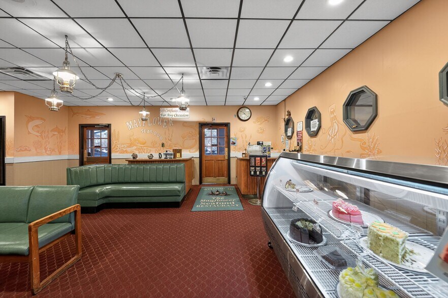 More Photos Of 2200 N Fayetteville St, Asheboro Restaurant For Lease