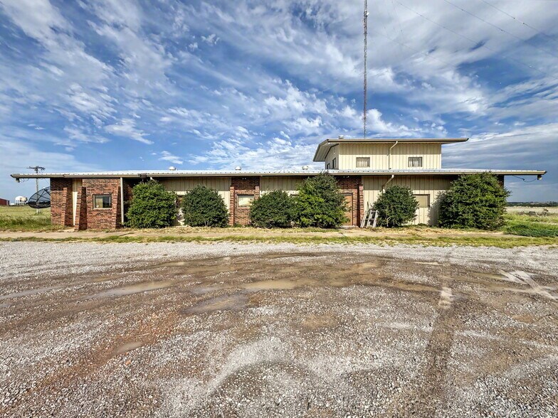 More Photos Of 1515 N Broadway, Hobart Industrial For Sale