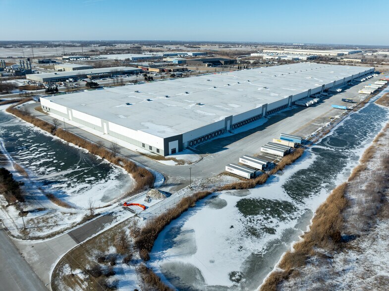 More Photos Of 701 Central Ave, University Park Distribution For Lease