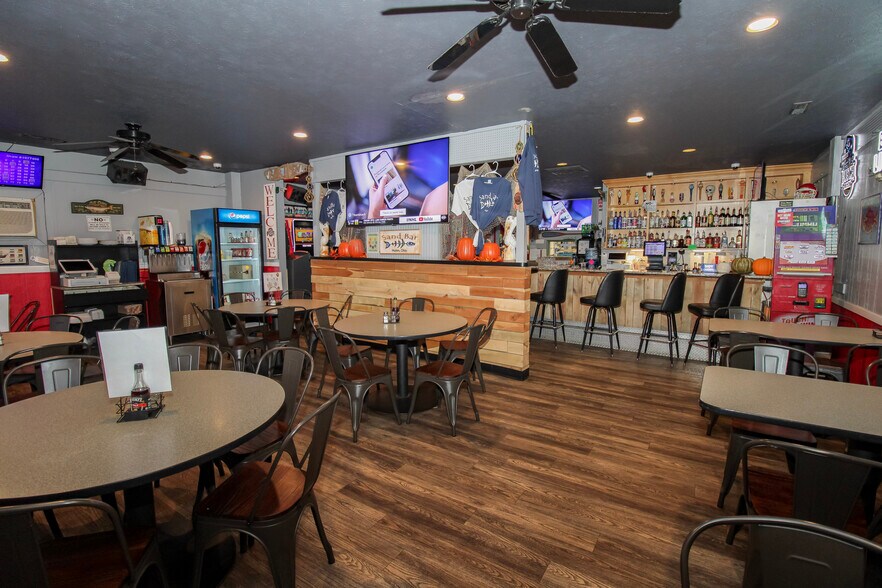 More Photos Of 54 McKinley St, Huron Bar For Sale