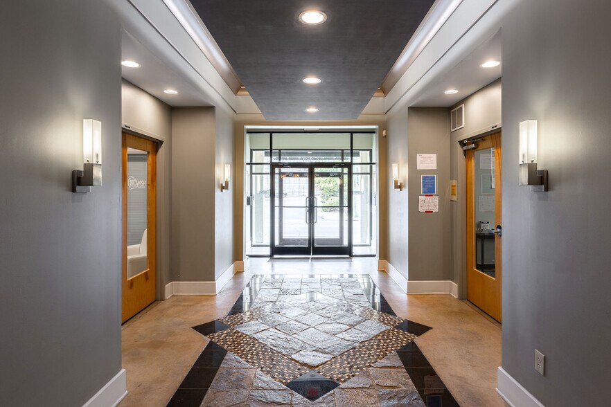 More Photos Of 632 Russell St, Covington Research And Development For Sale