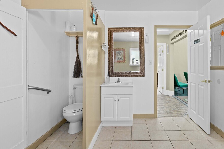 More Photos Of 7510 Valaho Dr, Tujunga Specialty For Sale